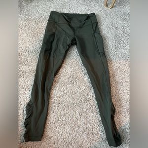 Size 6 hunter green cropped Lululemon leggings